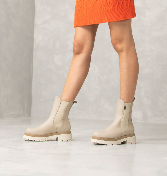 Nero Giardini I2124320D | Slip On Leather Long Chelsea Boots in Avena